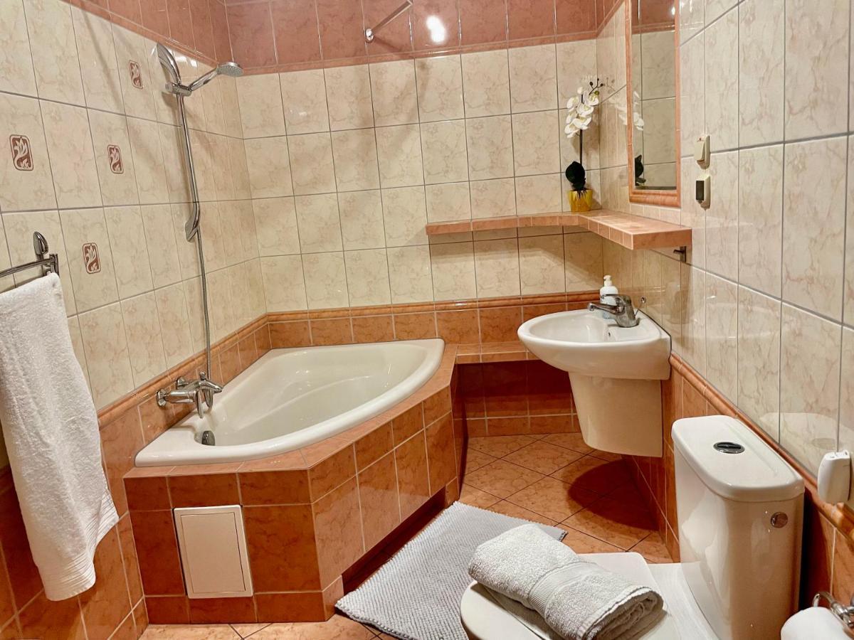 Warsaw Concierge Wola Ratusz Apartment ภายนอก รูปภาพ